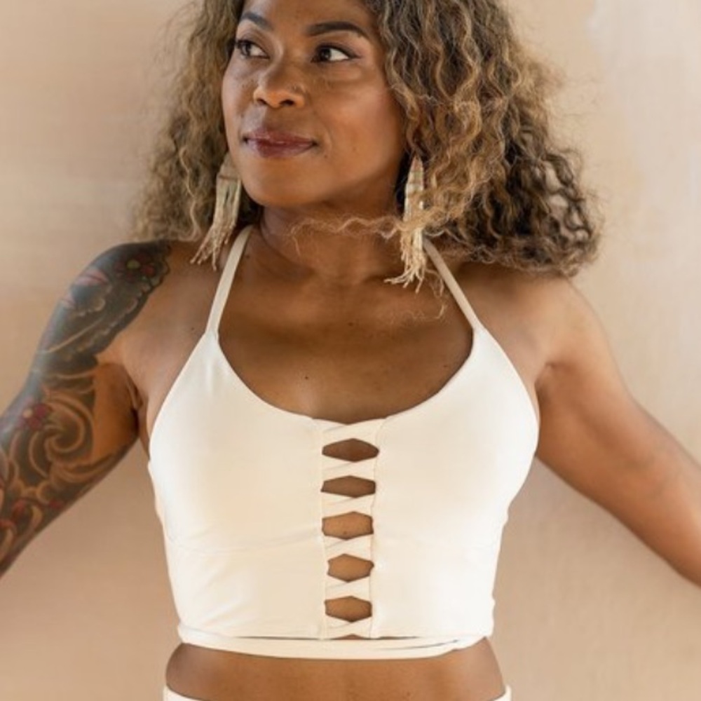 Mika yoga cielo crop top